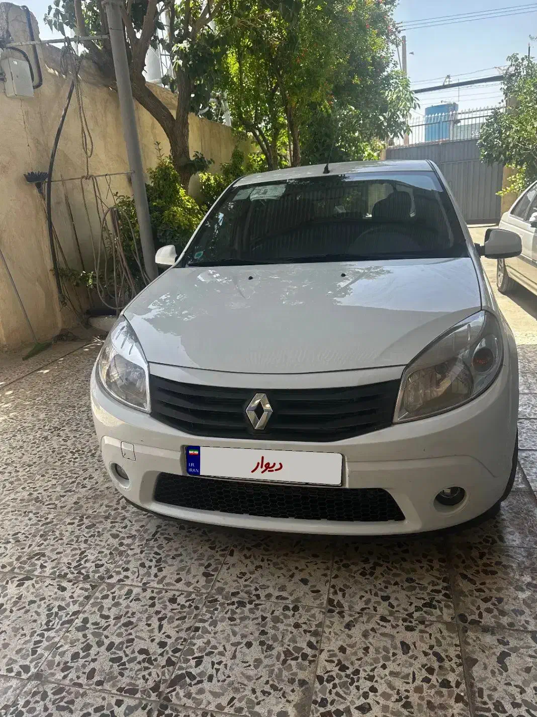 ساندرو ۹۶|خودرو سواری و وانت|اصفهان, برازنده|دیوار