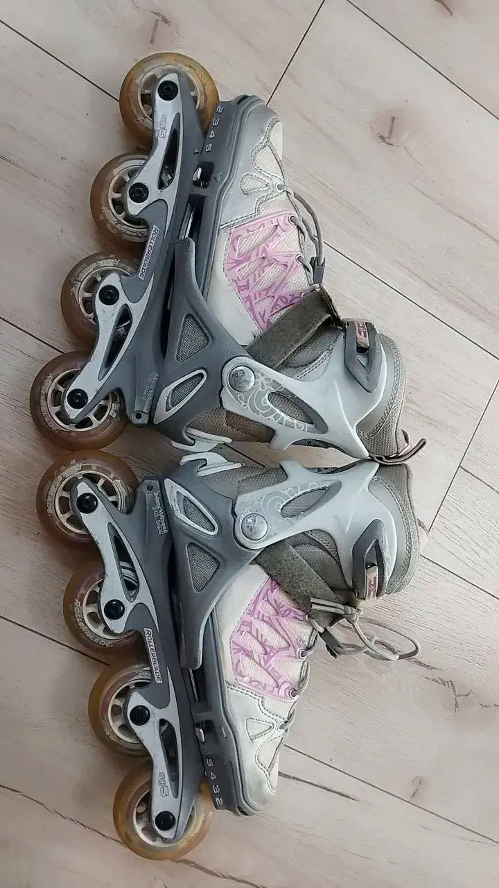 اسکیت حرفه ای ROLLERBLADE|دوچرخه، اسکیت، اسکوتر|تهران, تهرانپارس غربی|دیوار