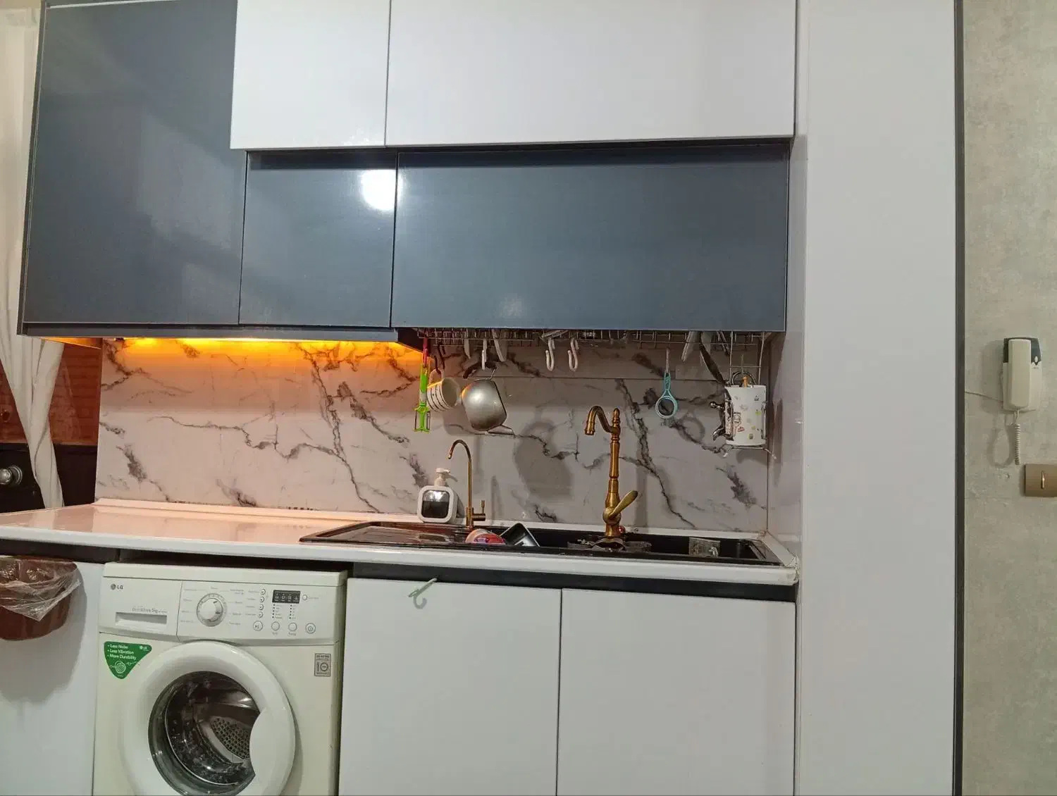 آپارتمان ۹۸ متر ۲ خواب ، خ جمهوری ،مجتمع رضوان|اجارهٔ آپارتمان|زاهدان, |دیوار