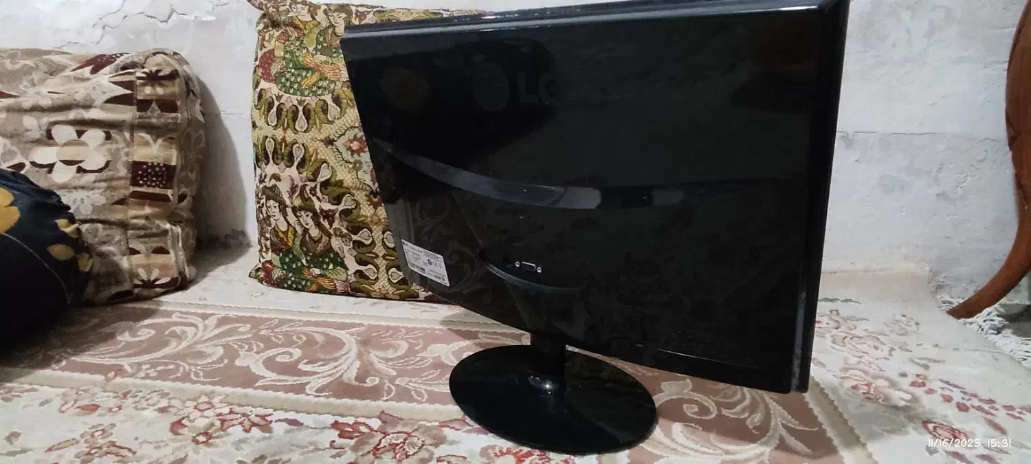 مانیتور LG|قطعات و لوازم جانبی رایانه|شیراز, فخرآباد (دروازه کازرون)|دیوار