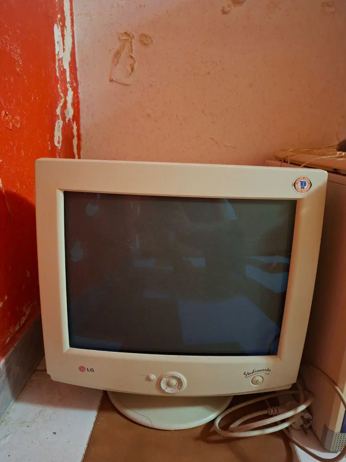 کامپیوتر ال جی قدیمی تمیز|رایانه رومیزی|تبریز, |دیوار