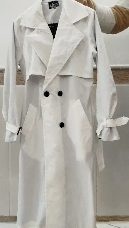 بارونی جذاب|لباس|کاشان, صنعت|دیوار