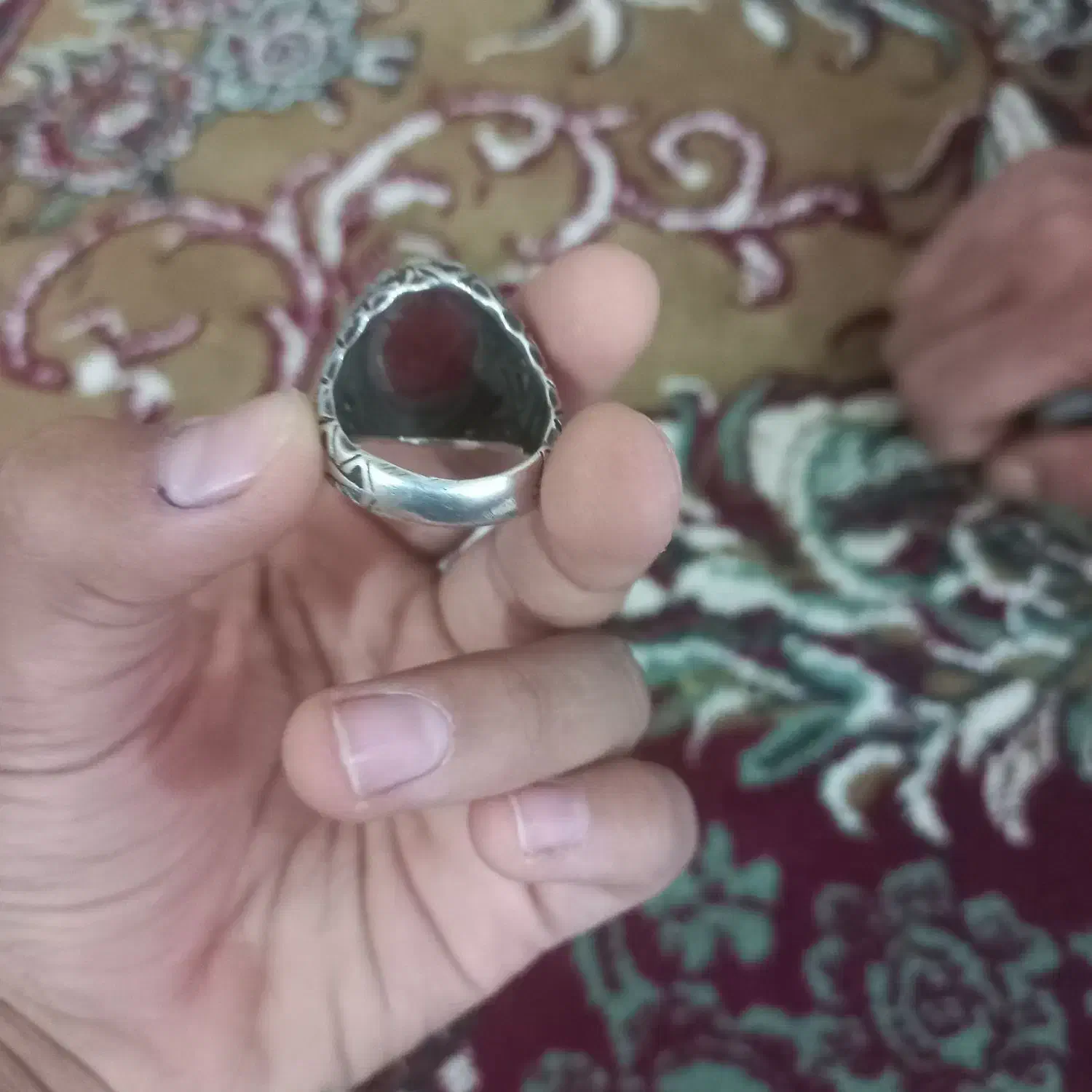 انگشتر با نگین قدیمی نقره|کلکسیون اشیاء عتیقه|باوی, |دیوار