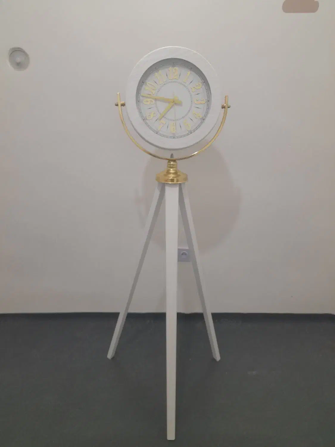 ساعت|ساعت دیواری و تزئینی|تربت جام, باغ سنگان سفلی|دیوار