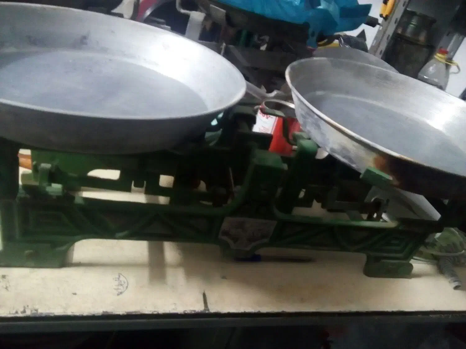 ترازو کفه ای قدیمی و عتیقه|کلکسیون اشیاء عتیقه|بیرجند, |دیوار