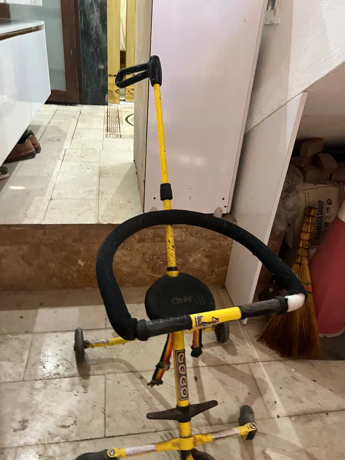 کریر بچه تاشو|کالسکه و لوازم جانبی|لاهیجان, شیشه گران|دیوار