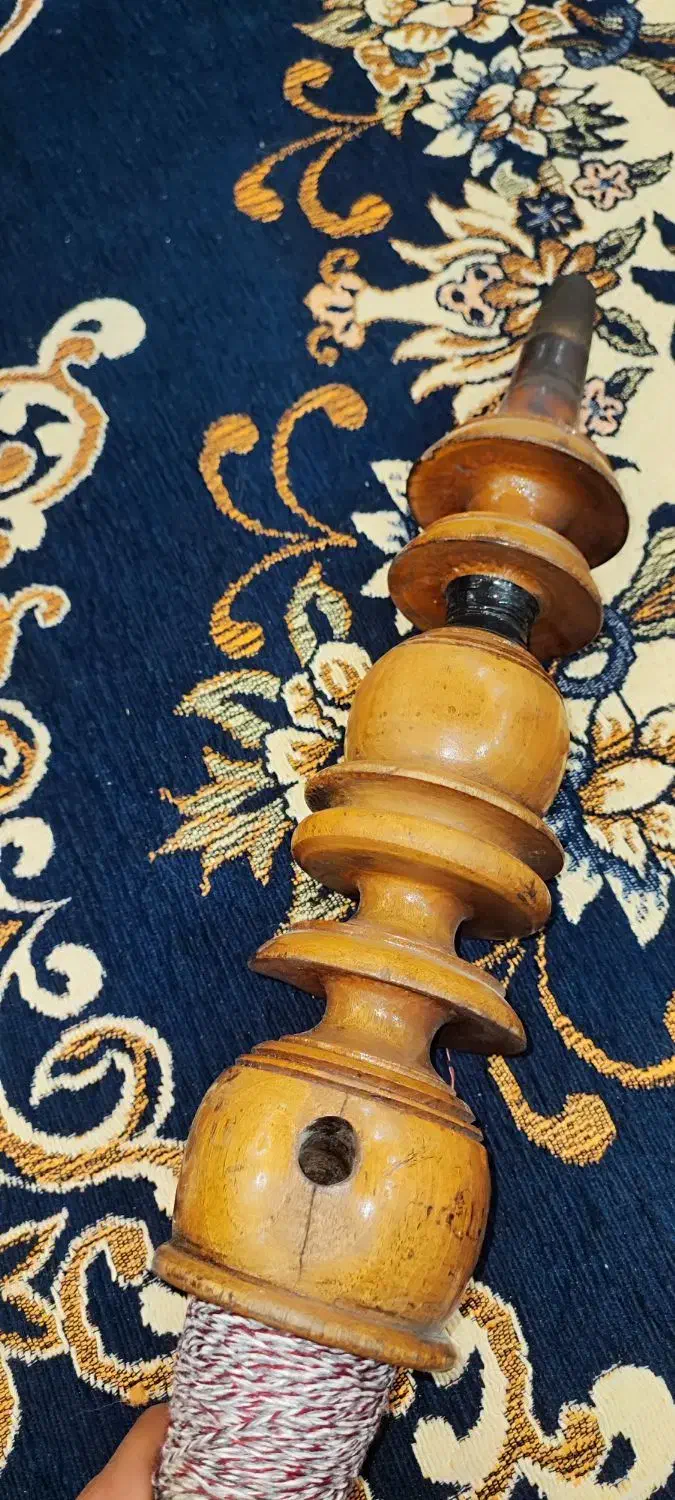 تنه چوب زرد|کلکسیون اشیاء عتیقه|ایلام, |دیوار