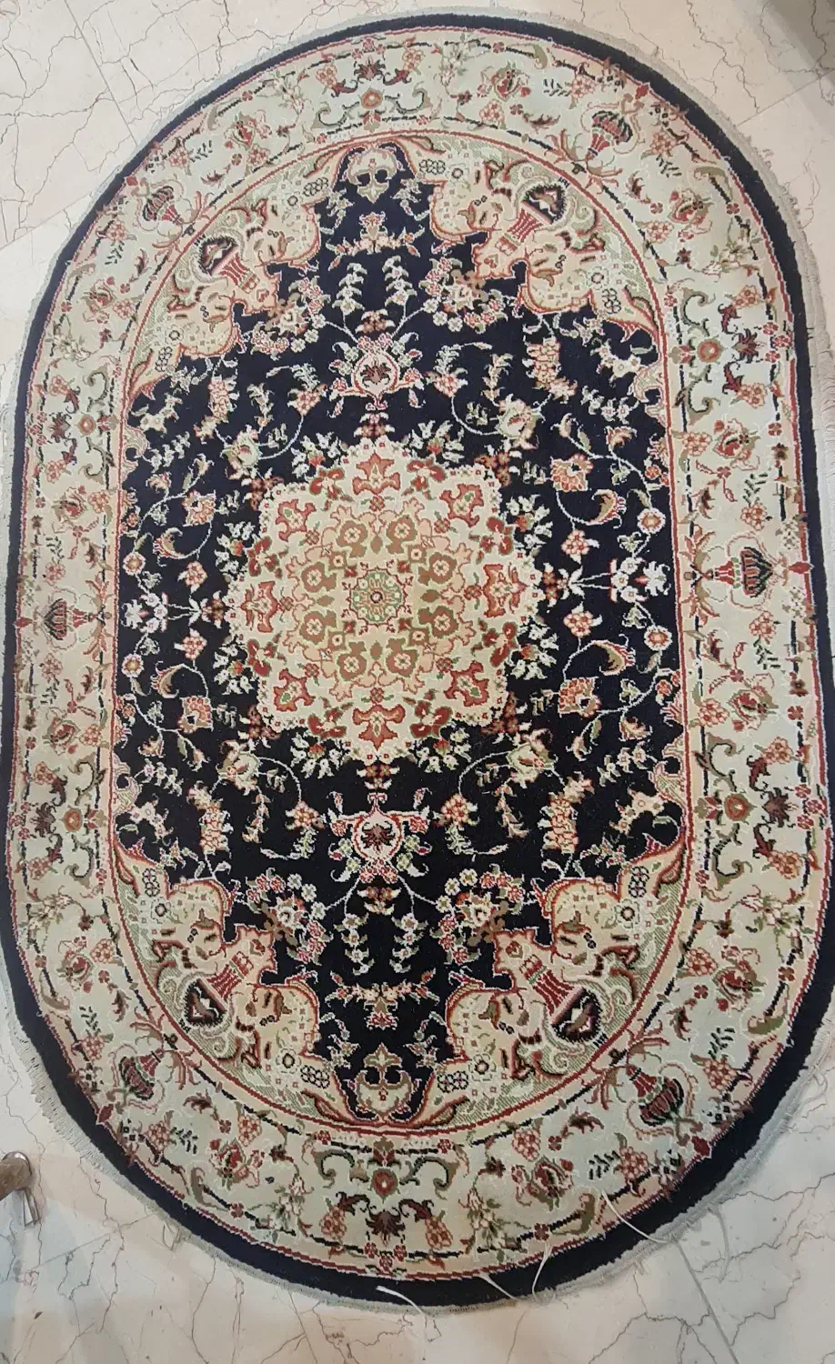 قالیچه بیضی|فرش|تهران, مدائن|دیوار