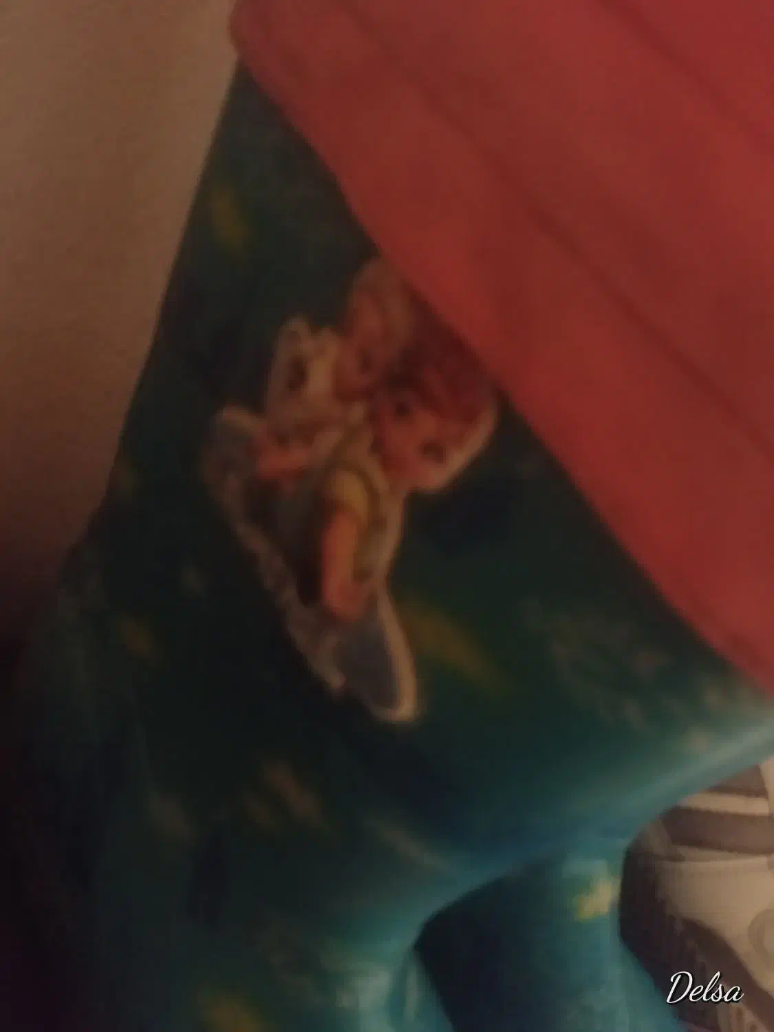 بت وچکمه|کفش و لباس بچه|رشت, نظری|دیوار