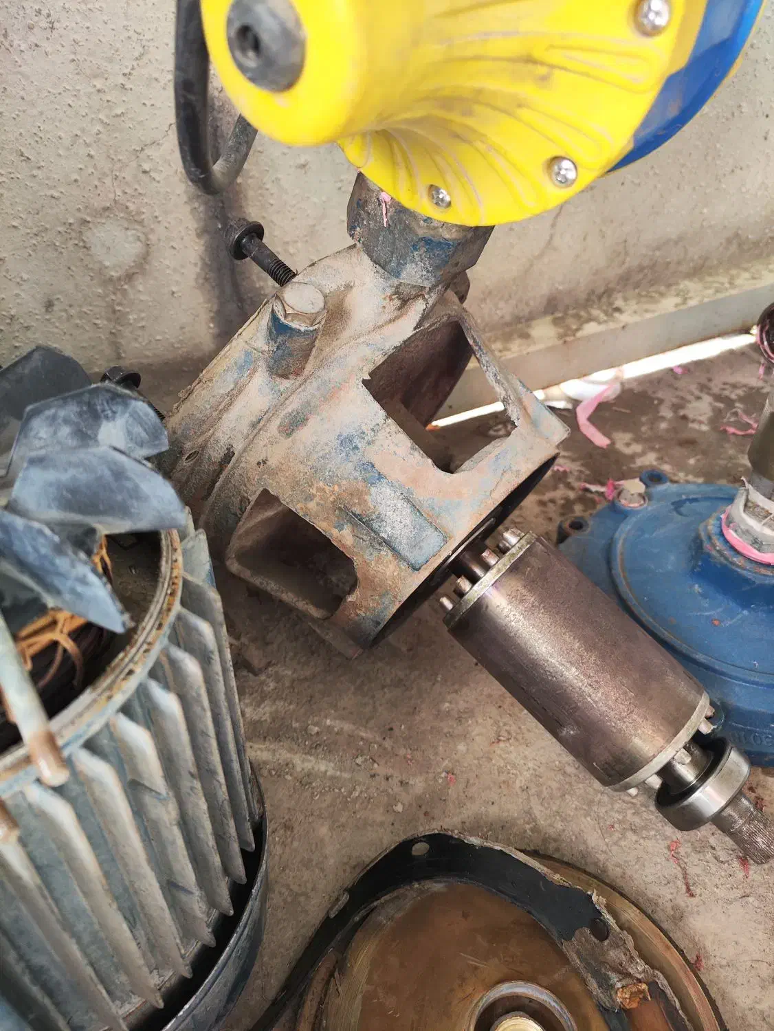 تعمیرات پمپ آب پکیج لوله کشی آب آبگرمکن پکیج|خدمات پیشه و مهارت|کرمانشاه, |دیوار