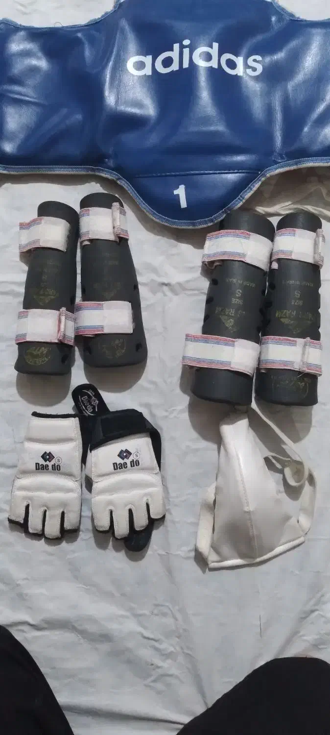 لباس مبارزه تکواندو ودوعدستکش بوکس|لباس|زنجان, |دیوار