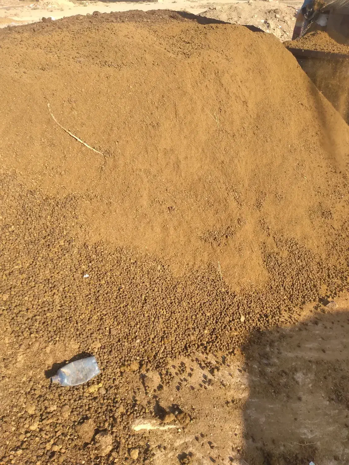 کودحیوانی خشک گوسفندی خالص عالی در محل بدونه کرایه|خدمات باغبانی و درختکاری|کرج, کمالشهر|دیوار