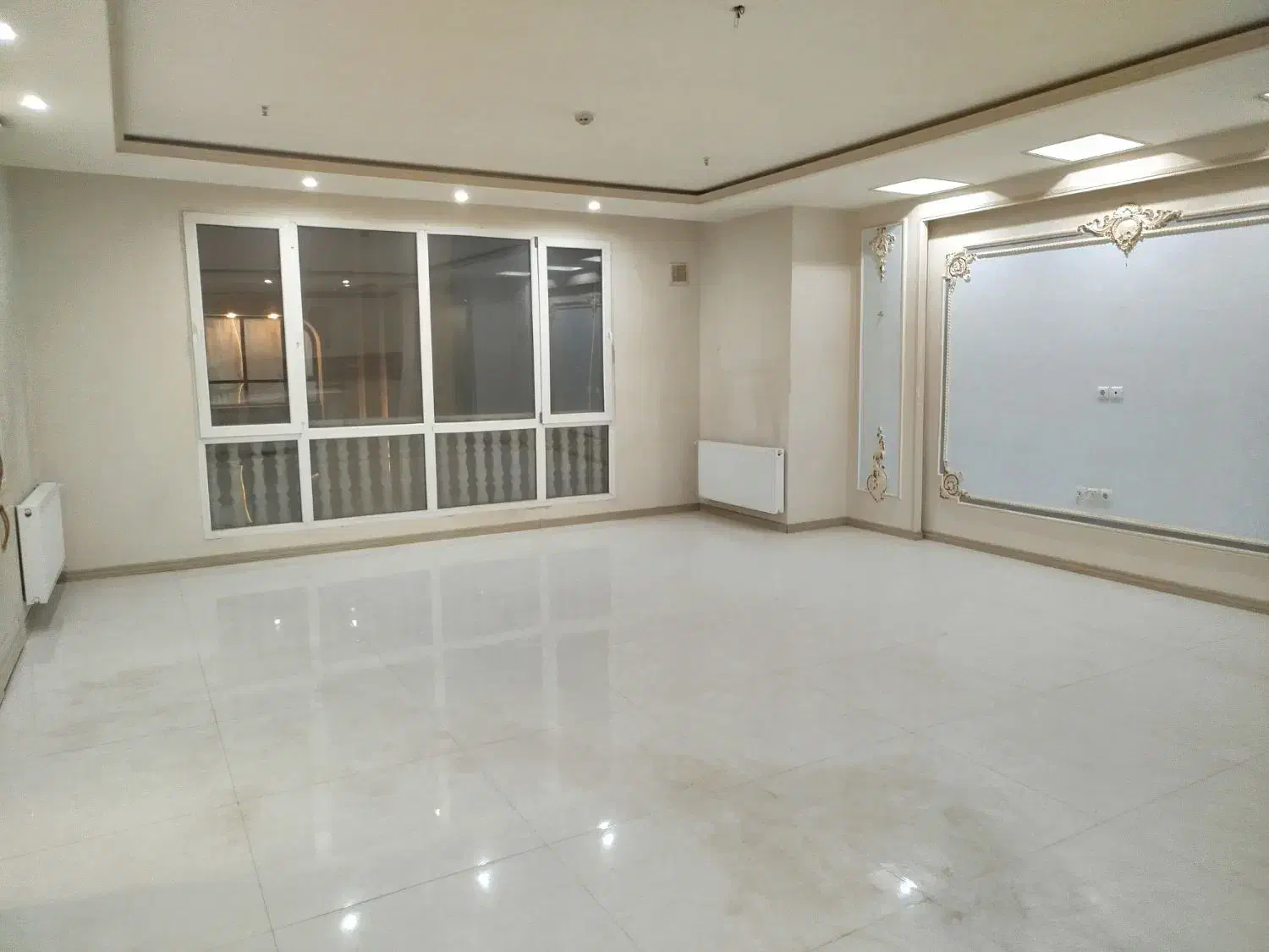 آپارتمان ۱۲۰ متری ، حاشیه الهیه ، رو به میدان|فروش آپارتمان|مشهد, جاهد شهر|دیوار