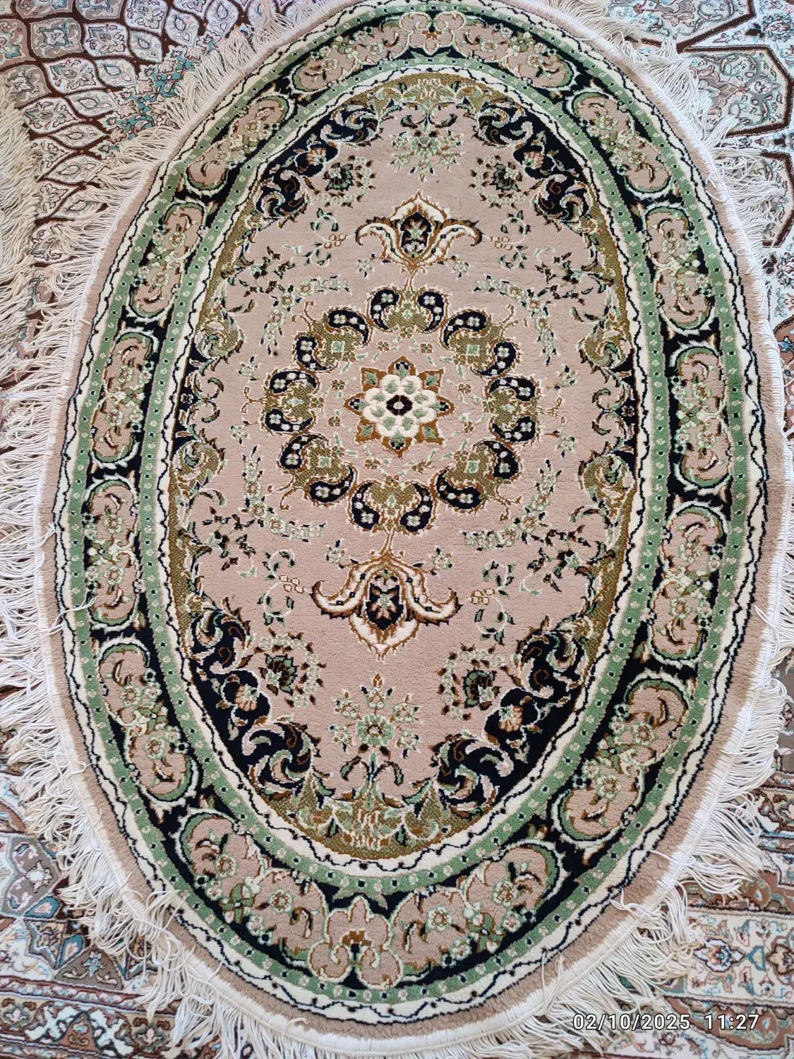 دو عدد فرش بیضی  در حد نو|فرش|تبریز, |دیوار