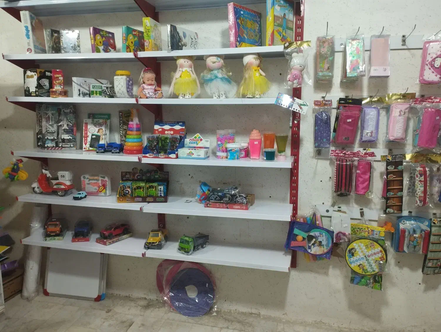 لوازم التحریر به صورت یکجا واگذار می‌شود|فروشگاه و مغازه|اصفهان, فرودگاه شهید بهشتی|دیوار