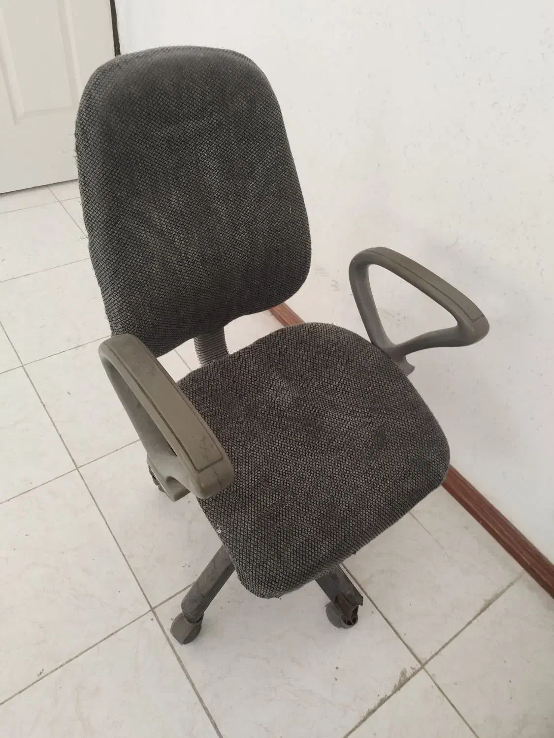 صندلی کامپیوتر|صندلی و نیمکت|فولادشهر, مسکن مهر فولادشهر|دیوار