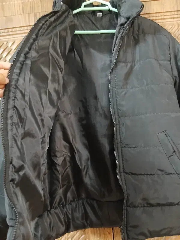 کاپشن|لباس|تهران, تختی|دیوار