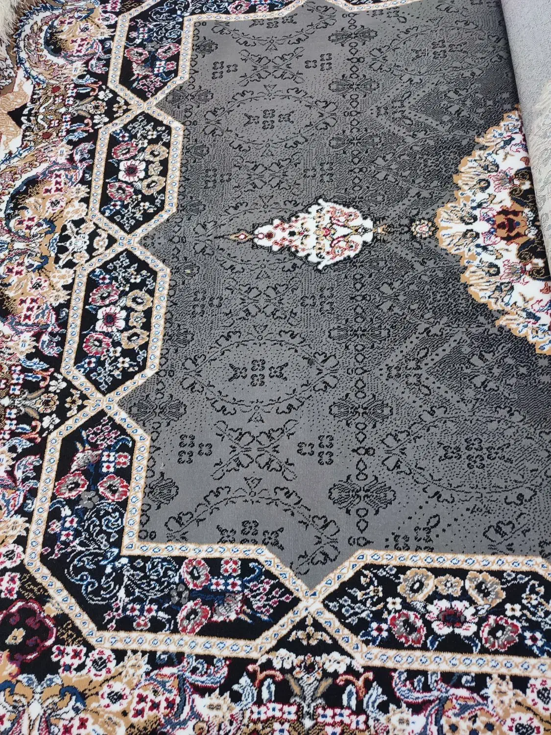 فرش|فرش|قم, شاه احمد قاسم|دیوار