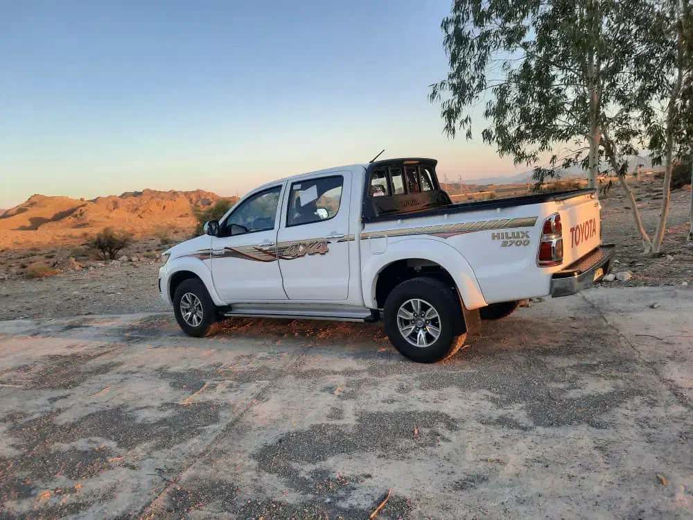 هایلوکس فروش فوری|خودرو سواری و وانت|کرمان, |دیوار