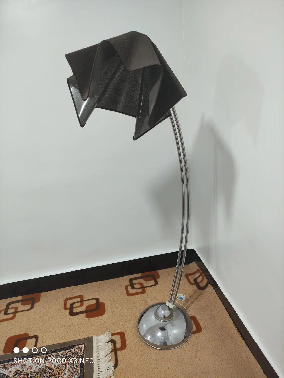 آباژور ایستاده|چراغ خواب و آباژور|مسجد سلیمان, |دیوار