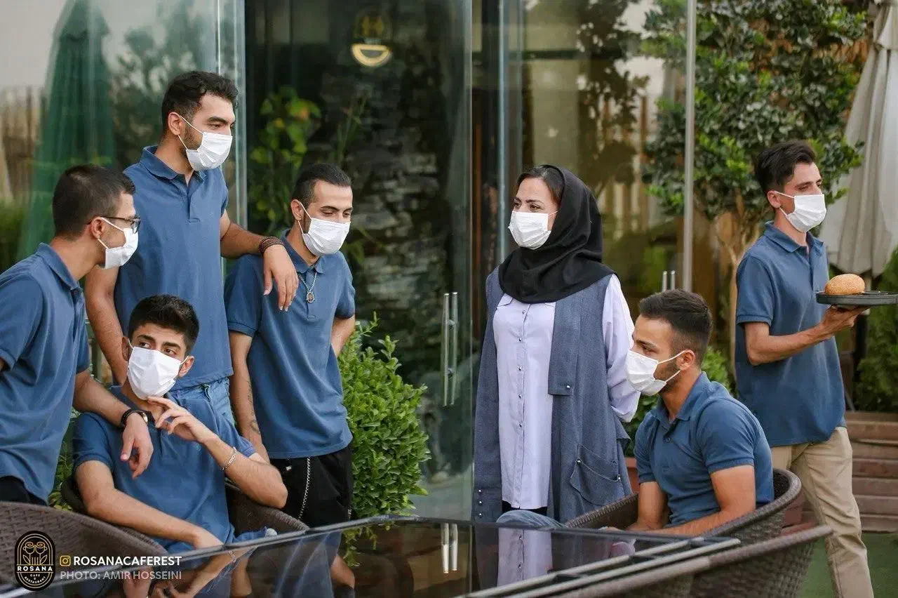 خانم و آقا جهت مهمانداری و سالنداری رستوران هتل|استخدام خدمات فروشگاه و رستوران|شاهینشهر, فیض|دیوار