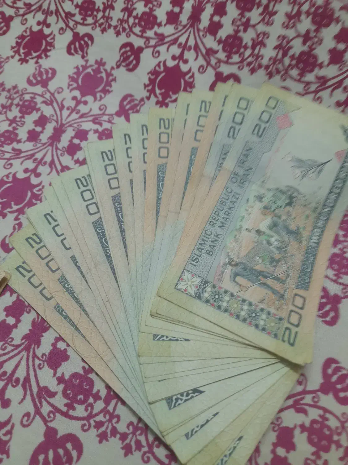 تعدادی اسکناس وسکه|کلکسیون سکه، تمبر، اسکناس|تهران, امیریه|دیوار