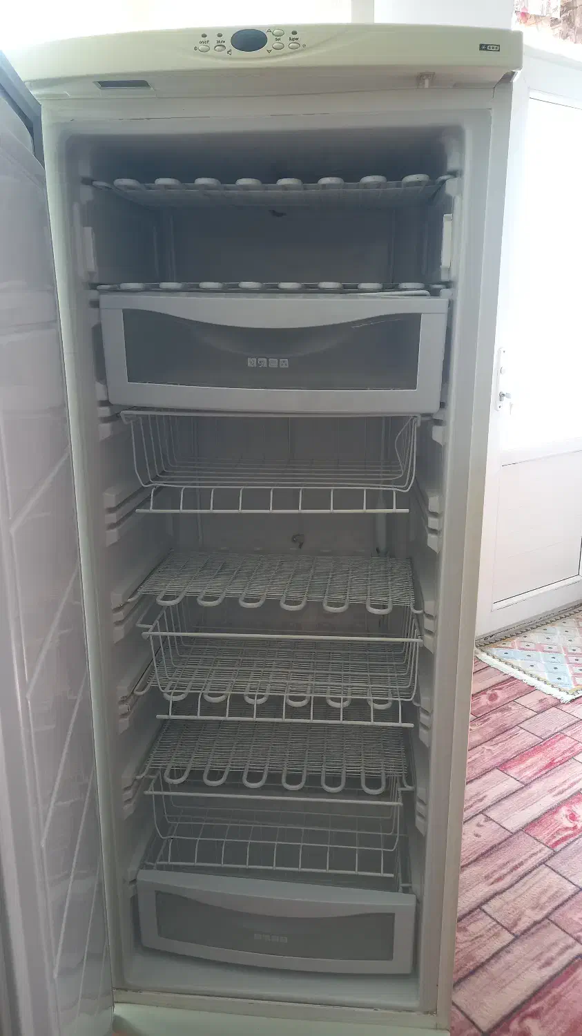 فریزر۸کشومارک گلبین|یخچال و فریزر|صحنه, |دیوار