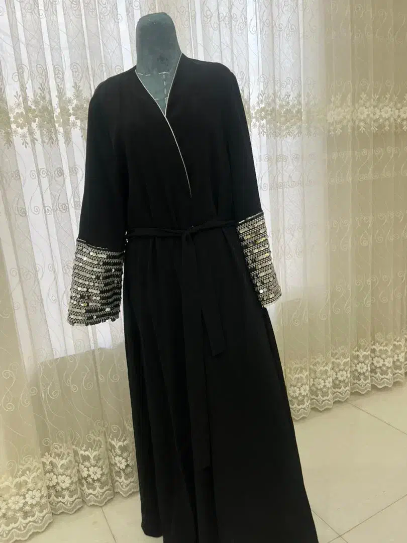 عبا|لباس|خمینی‌شهر, |دیوار