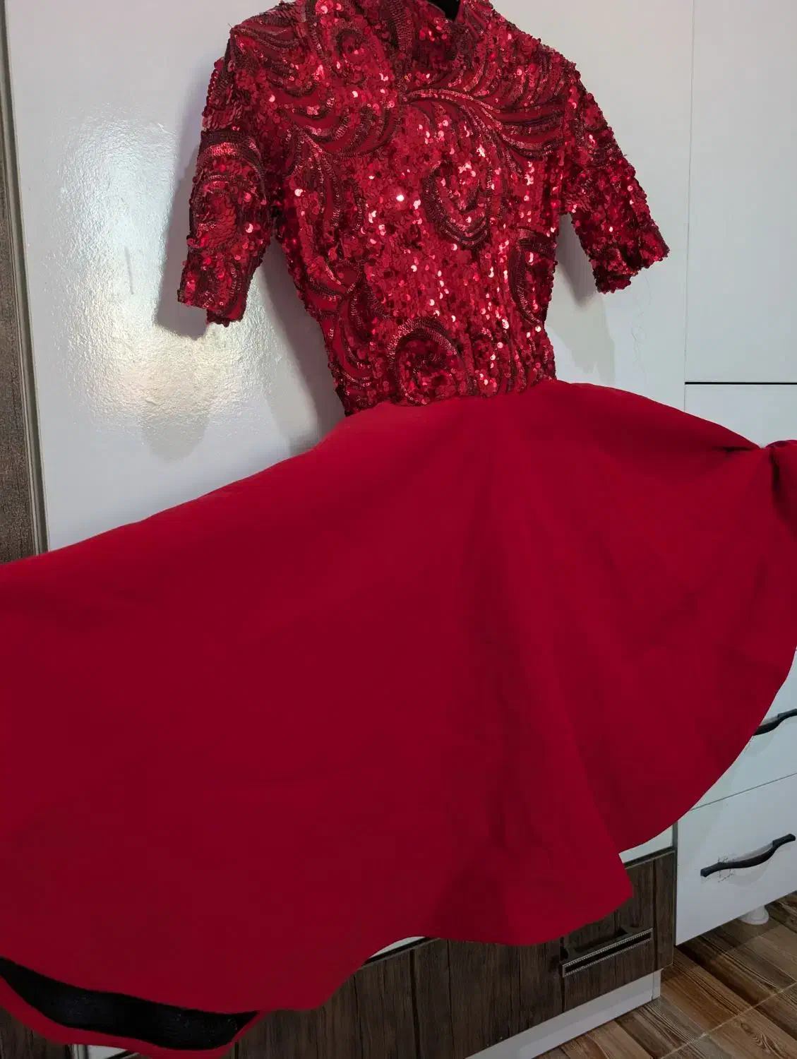 لباس مجلسی|لباس|گوراب زرمیخ, |دیوار