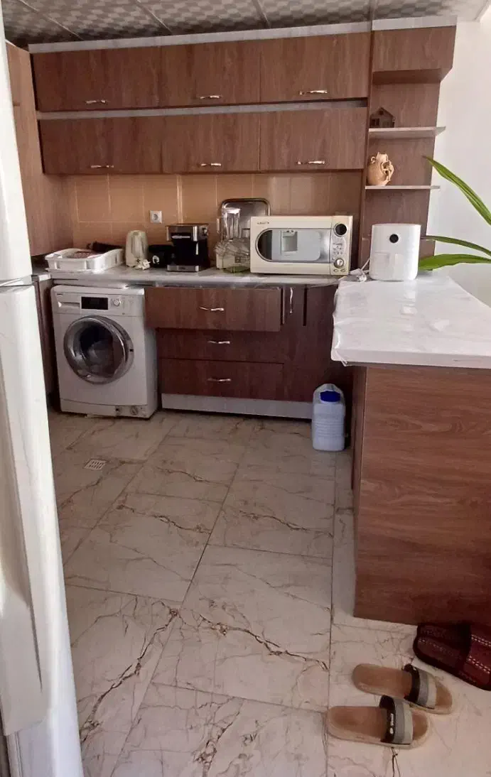 دو خواب/سالن بزرگ/نورگیر/فاز یک/دهخدا|فروش آپارتمان|صدرا-فارس, فاز ۱|دیوار