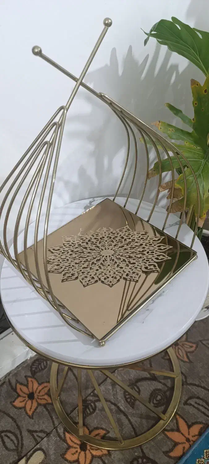 استند طلایی|مجسمه، تندیس، ماکت|نیشابور, شهرک رسولی|دیوار