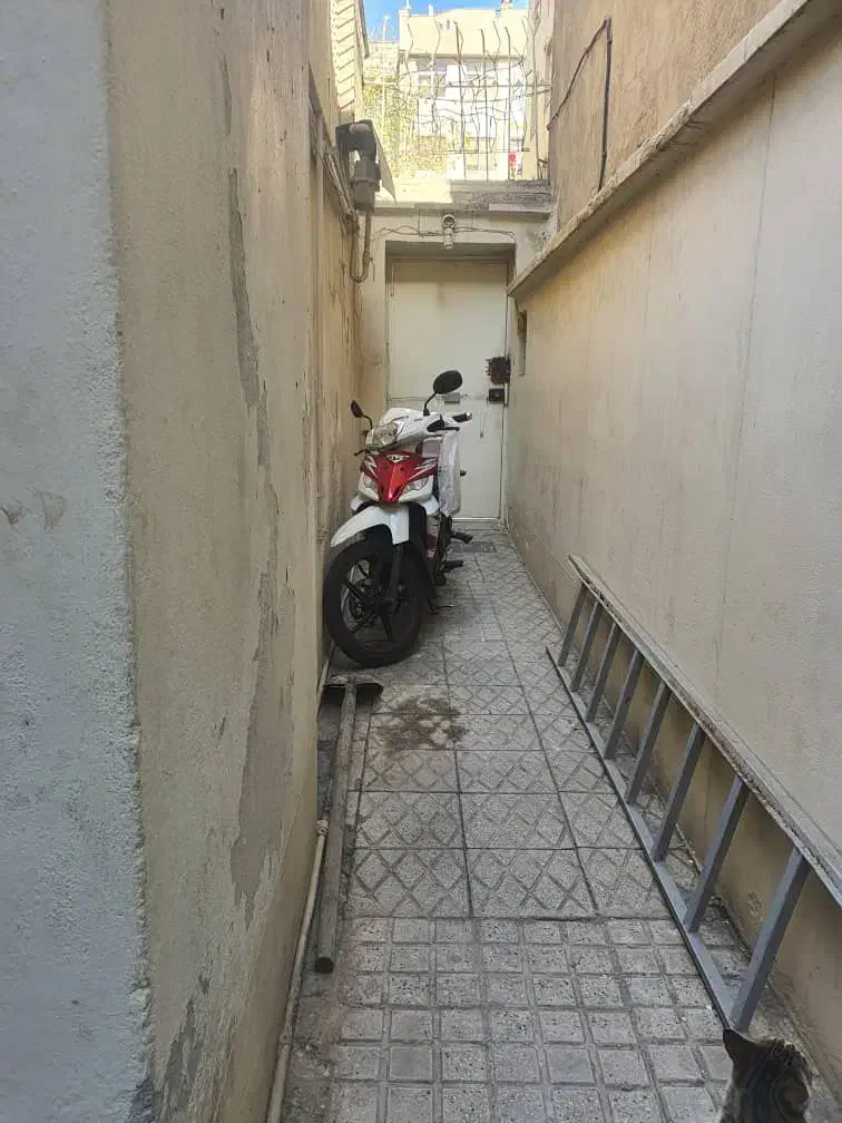 ۸۷ متر/پاستور،آژیده/دربستی/حیاط دار