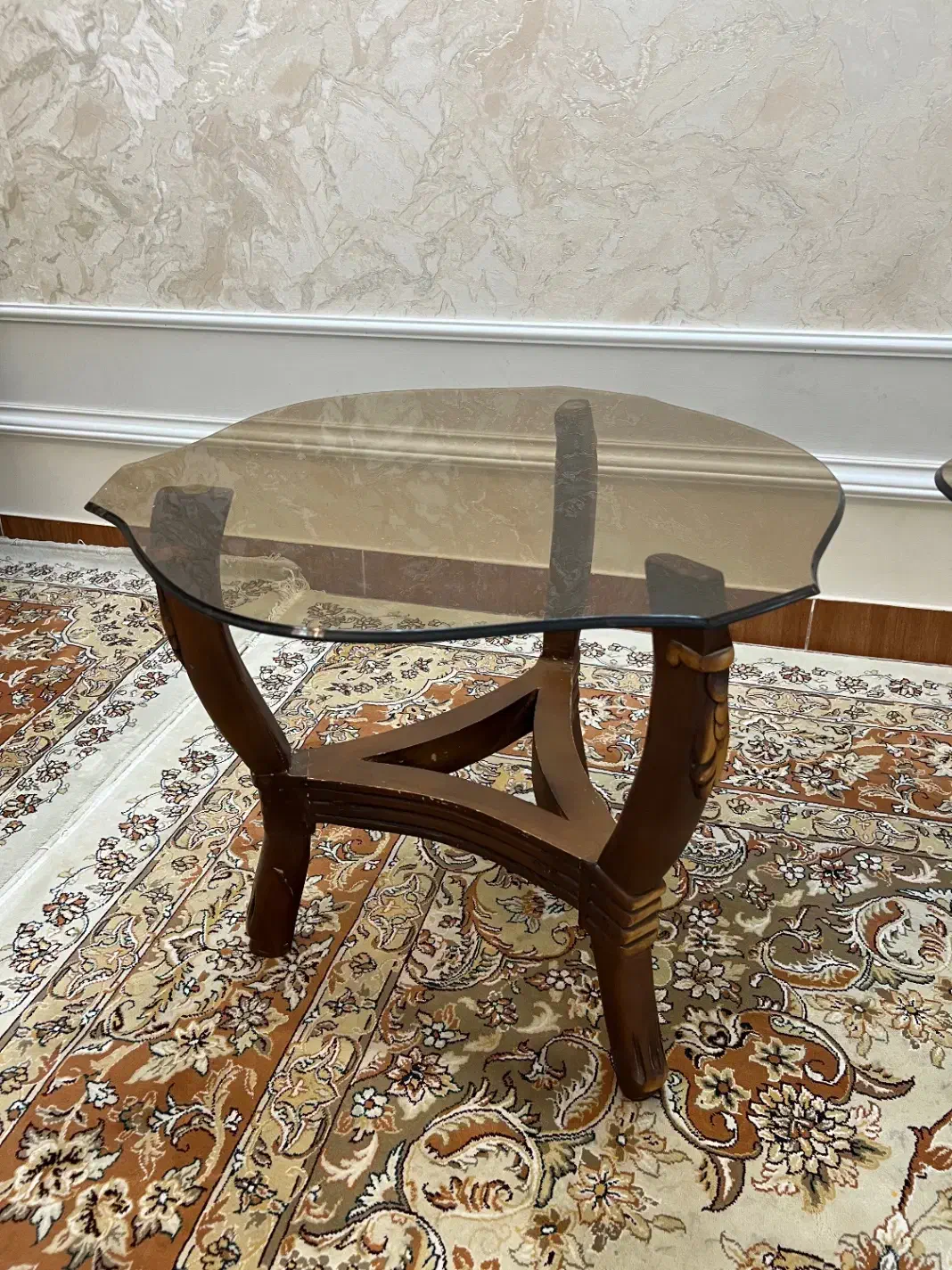 میز جلو مبلی سه تیکه|مبلمان خانگی و میز عسلی|مشهد, تربیت (صدف)|دیوار