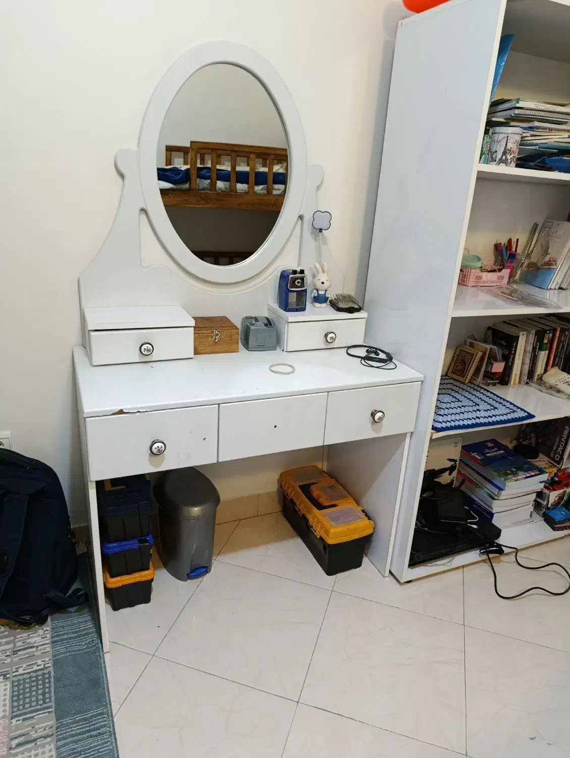 میز آینه و کتابخانه|کتابخانه، شلف، قفسه‌های دیواری|تهران, مینای شمالی (مخبر)|دیوار