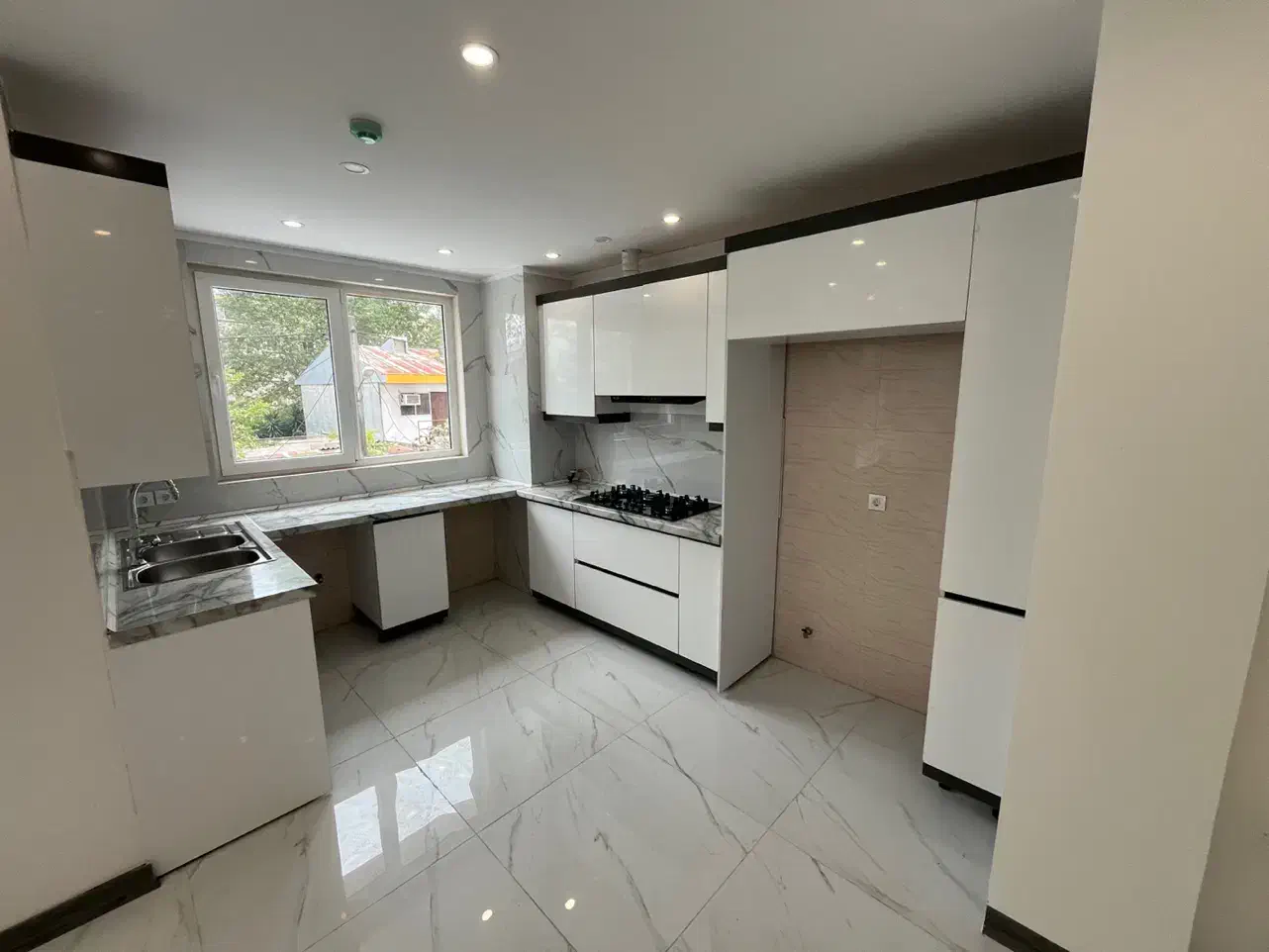 واحد90متری نوساز بلوار معلم/نزدیک دریا|فروش آپارتمان|بندر انزلی, معلم|دیوار