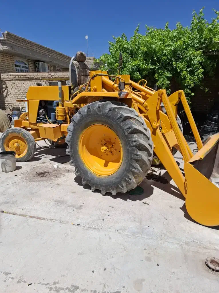 تراکتور رومانی بیل عقب|ماشینآلات صنعتی|مرودشت, ابوذر شمالی|دیوار