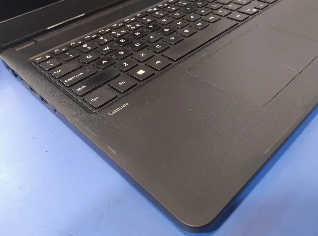 لپتاپ + گارانتی + کیف Dell Latitude3580 8GB 256ssd|رایانه همراه|قم, صفائیه|دیوار