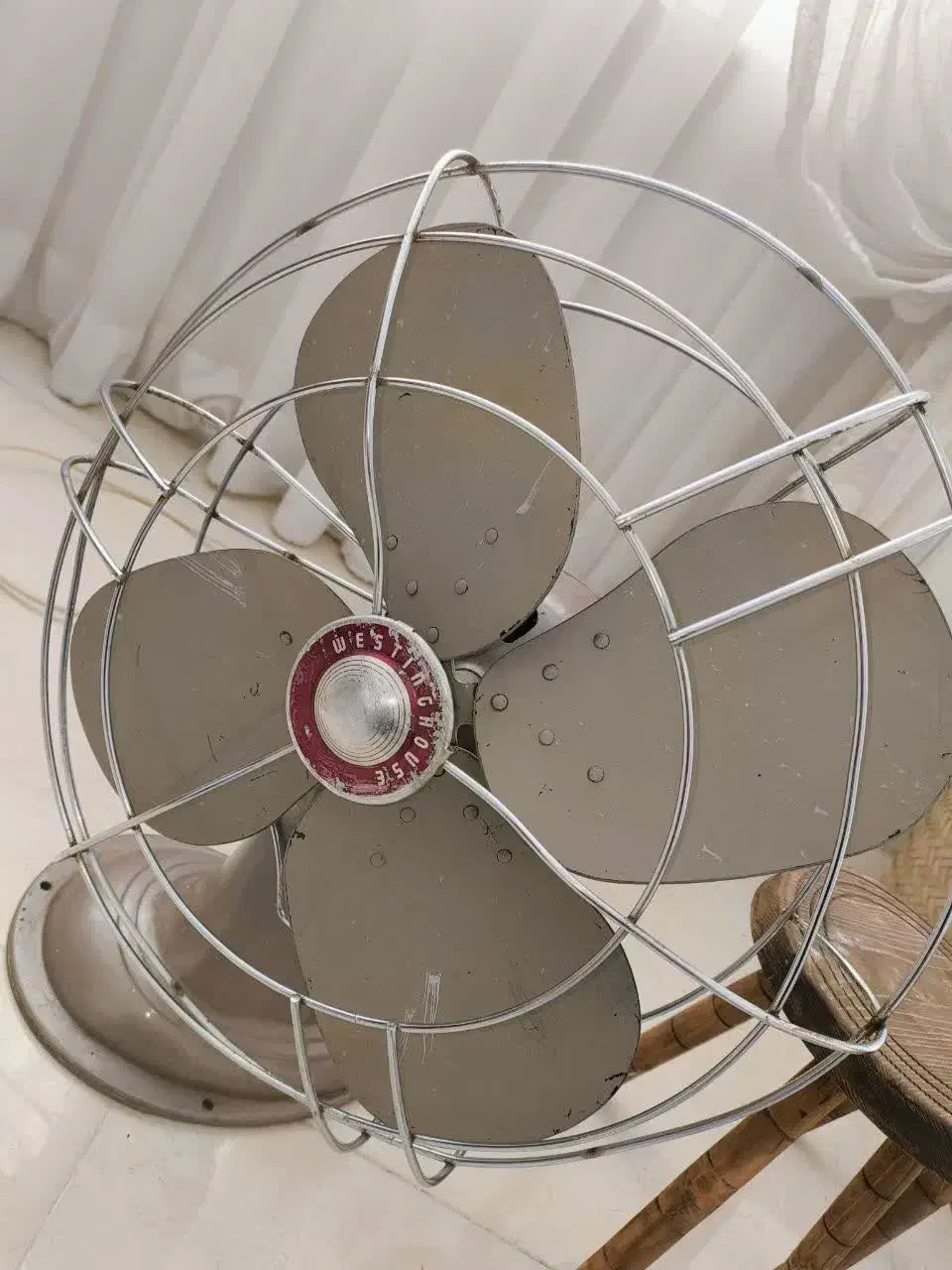 پنکه آمریکایی|پنکه و تصفیه‌کنندهٔ هوا|همدان, |دیوار