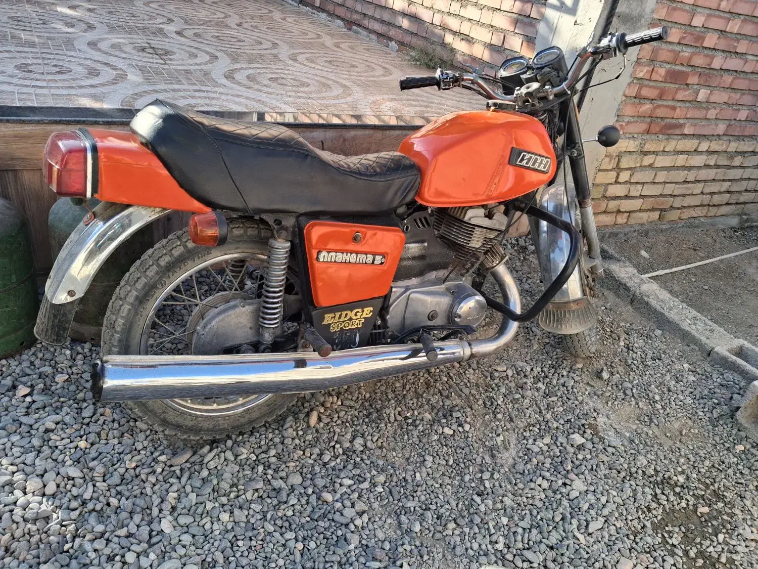 ایژ|موتورسیکلت|اسفندقه, |دیوار