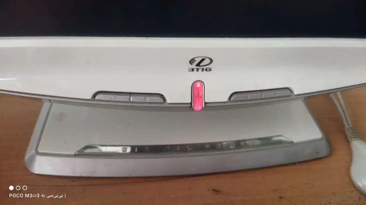 مانیتور ۱۷ اینچ صفحه تخت سالم|قطعات و لوازم جانبی رایانه|محمودآباد, |دیوار