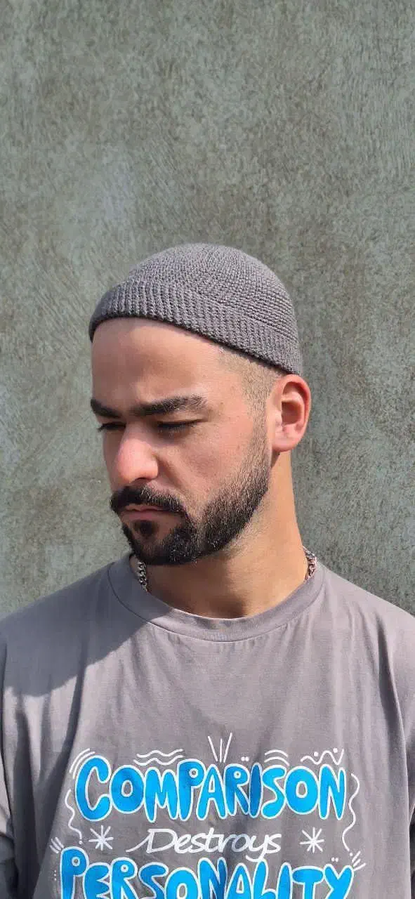 کلاه لئونی|لباس|رشت, گلسار|دیوار