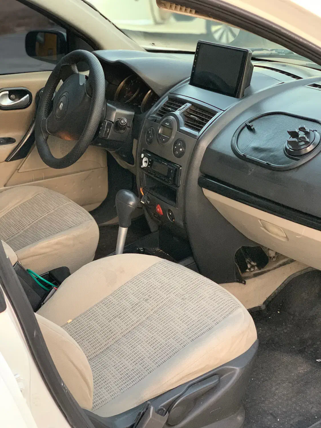 مگان 2000 اتومات مدل ۸۸|خودرو سواری و وانت|شیراز, دکتر حسابی|دیوار