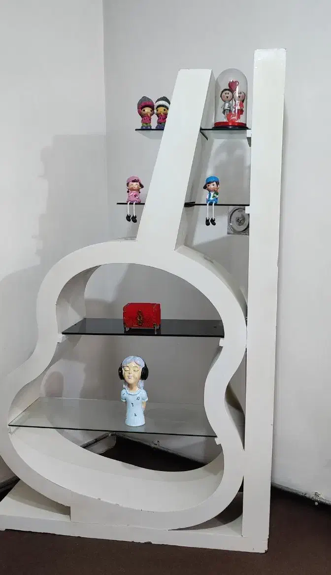 ویترین گیتار|بوفه، ویترین، کنسول|بازرگان, |دیوار