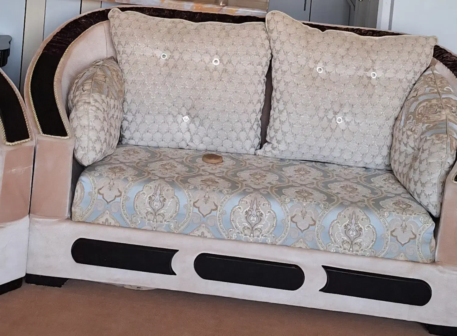 یه دست مبل ۷ نفره سالم و تمیز|مبلمان خانگی و میز عسلی|برخوار, |دیوار