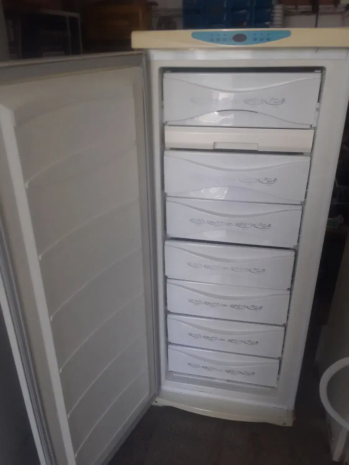 تعمیر انواع یخچال و فریزر در منزل|خدمات پیشه و مهارت|بروجرد, |دیوار