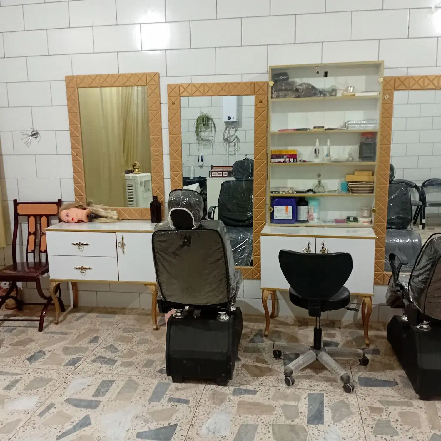 وسایل آرایشگاه و سالن|آرایشگاه و سالنهای زیبایی|لاران, |دیوار