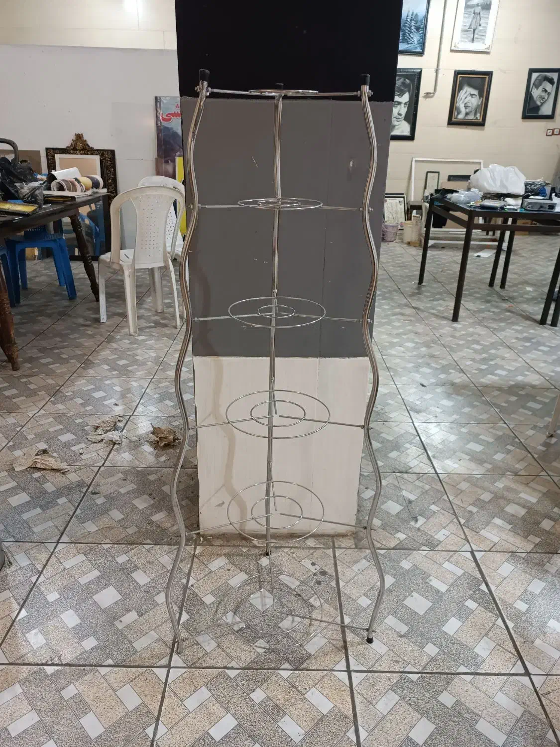 جا قابلمه ای|آبچکان و نظمدهنده ظروف|صحنه, |دیوار