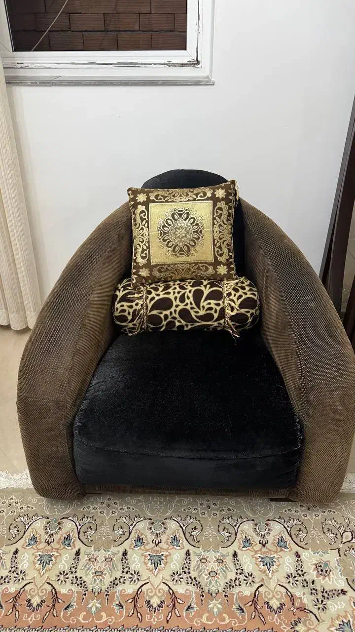 مبل نیم ست ۴ نفره|مبلمان خانگی و میز عسلی|ساری, |دیوار