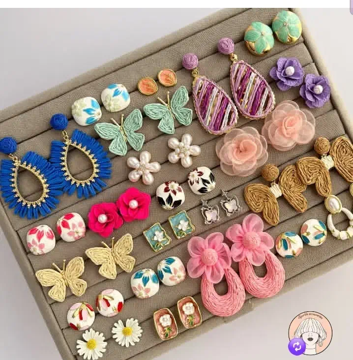 گوشواره های ترند دلبرانه|بدلیجات|شیراز, شاهچراغ|دیوار