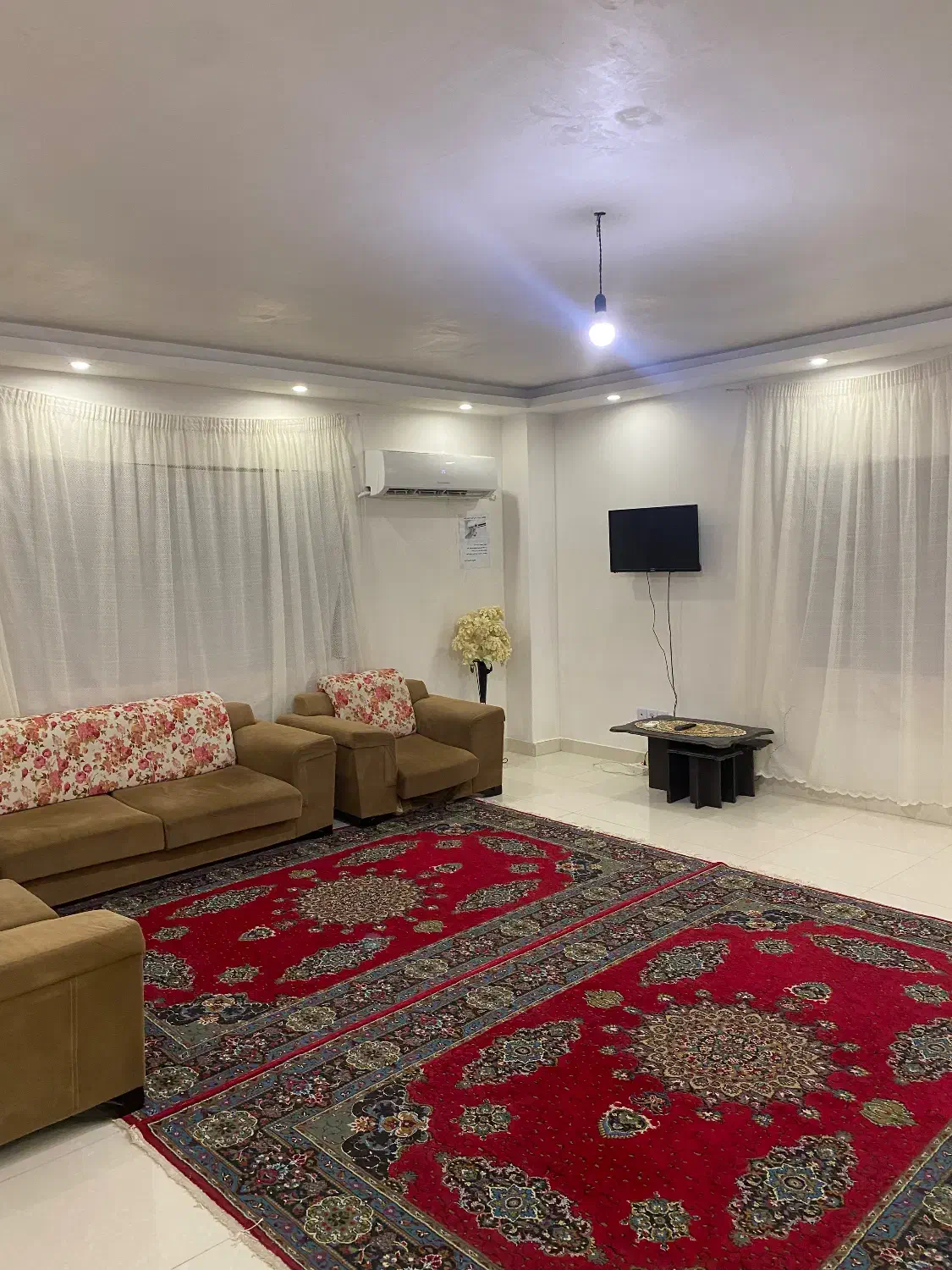 اجاره ویلا دو خواب ده دقیقه با شهرداری|اجارهٔ کوتاهمدت ویلا و باغ|رشت, هلال احمر|دیوار